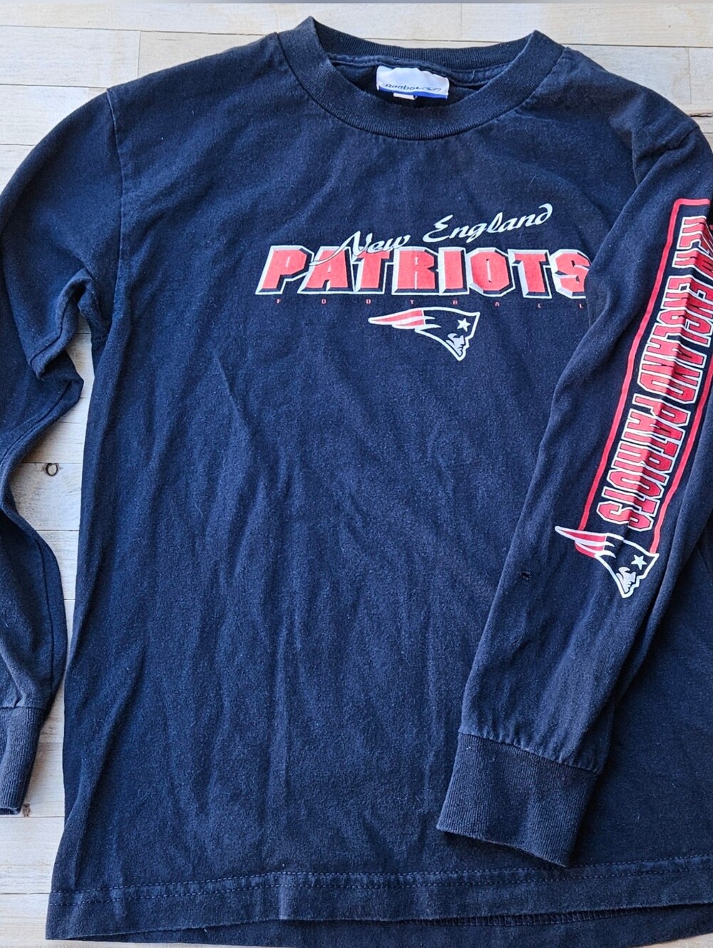 S, vintage New England Patriots long-sleeve T-shirt manufactured by Reebok